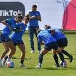 UEFA-WOMENS-EURO-2022-Allenamento-16_07-Andrea-Amato-PhotoAgency-220