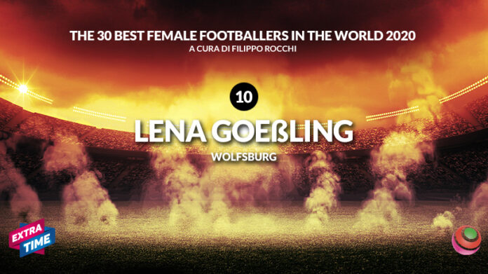 extra-time-top-LENA-GOEßLING