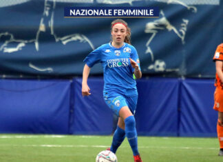 Il calcio, il basso elettrico e l’Azzurro: intervista a Benedetta Glionna