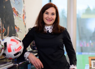 Kimberly Morris, FIFA Chief HR: “Le donne dovrebbero essere orgogliose e audaci”