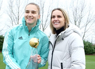 Vivianne Miedema, l’attaccante dell’Olanda e dell’Arsenal, è stata nominata Calciatrice dell’anno 2021 dalla BBC