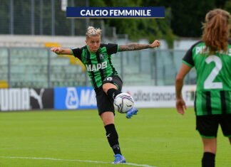 Sassuolo in 10 ferma il Milan sullo 0-0. Vince il Napoli, pari beffa per la Fiorentina