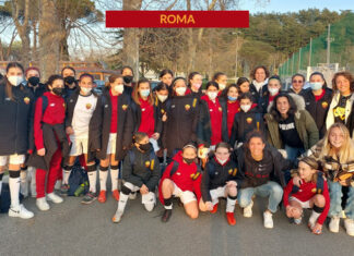 Bartoli e compagne visitano a sorpresa le bambine della scuola calcio