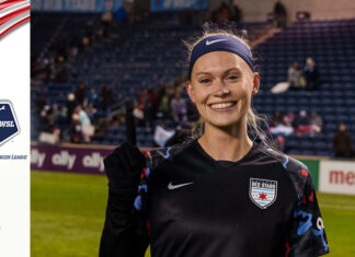 Amanda Kowalski firma con il Chicago Red Stars