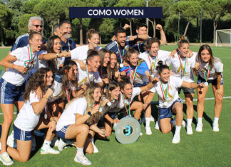 Premiato a Tirrenia il Como Women per aver vinto la Serie B
