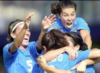 Alta stagione al Museo del Calcio. Tra i visitatori anche l’ex azzurra Gioia Masia, che ha donato la sua maglia