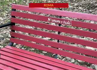 L’As Roma si schiera ancora contro la violenza sulle donne: installate 5 panchine rosse in diversi Municipi della città nell’ambito del progetto “Amami e basta”
