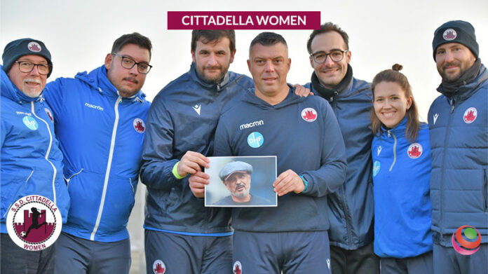cittadella-women-staff-con-la-foto-di-mihajlovic