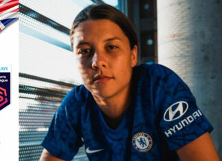 Samantha Kerr festeggia la sua 100a presenza con la maglia del Chelsea
