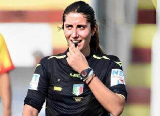 Cristiana Laraspata: l’arbitro ferma la gara per prestare soccorso ad uno spettatore