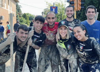 Emilia Romagna, arbitri in strada per liberare cantine e piani bassi da fango e detriti. Nidaa Hader: “Una scena surreale”