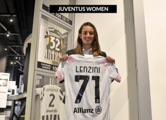Martina Lenzini consegna la maglia delle 100 presenze allo Juventus Museum