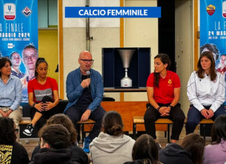 Roma-Fiorentina, -2: il trofeo entra a scuola. All’Istituto ‘Versari Macrelli’ di Cesena un incontro per parlare di calcio, comunicazione e violenza di genere
