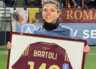Elisa Bartoli premiata dalla sua ex società durante il big match del Tre Fontane