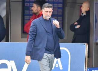 De La Fuente, sbotta contro gli arbitri nel post Genoa-Milan: “Recupero lungo e decisioni dubbie”