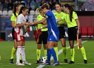 “Ho aiutato a distribuire le medaglie!” – Greta, 12 anni, brilla alla finale di Women’s EURO 2025