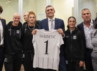 F.C. Como Women presente all’inaugurazione del nuovo centro Isokinetic in Piazza Gae Aulenti a Milano