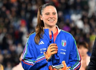 Le immagini di Laura Giuliani: premiata dalla Figc per la sua 100° presenza con la maglia azzurra