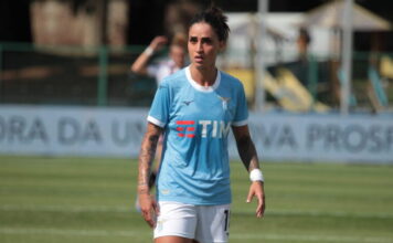 La Lazio batte il Parma resistendo un’ora in dieci: Piemonte consegna i tre punti alle biancocelesti