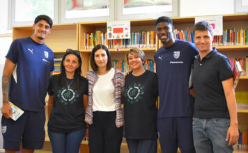 Parma insieme alla scuola “Padre Lino Mapas”: a Vicofertile inaugurata la biblioteca in ricordo del piccolo Matteo